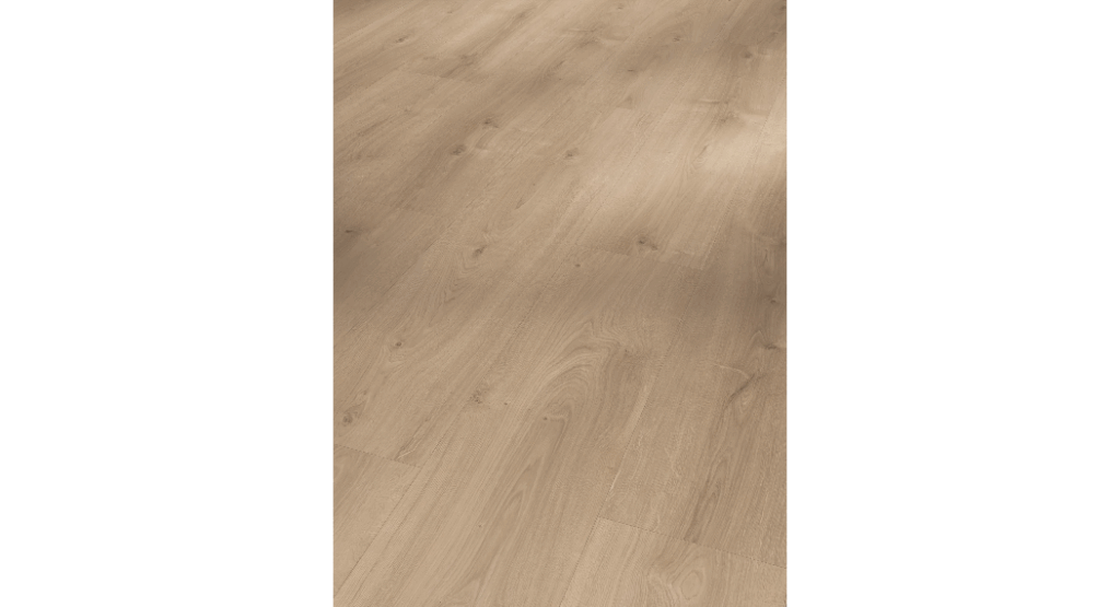 Holzboden mit heller, natürlicher Maserung.