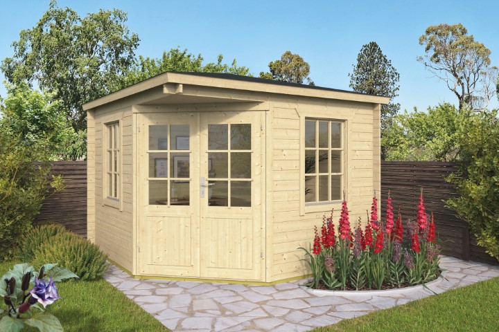 Gartenhaus aus Holz mit flachem Dach und großen Fensterfronten, umgeben von einem gepflegten Garten mit kahlem Bodenbelag und roten Blumen in der Nähe.