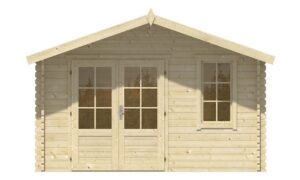 Ein hölzernes Gartenhaus mit einer Doppeltür und einem Fenster rechts, beide mit Sprossen versehen, aus hellem Holz gefertigt.