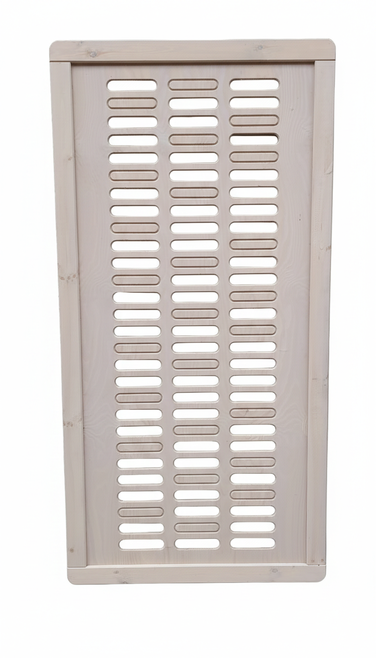 Holzrahmen mit vertikalen Rechtecköffnungen in mehreren Reihen.